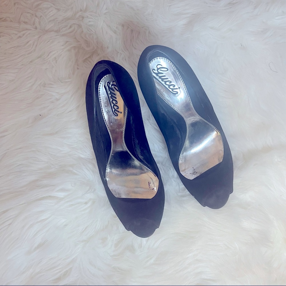 Gucci black suede peep toe platforms, 41